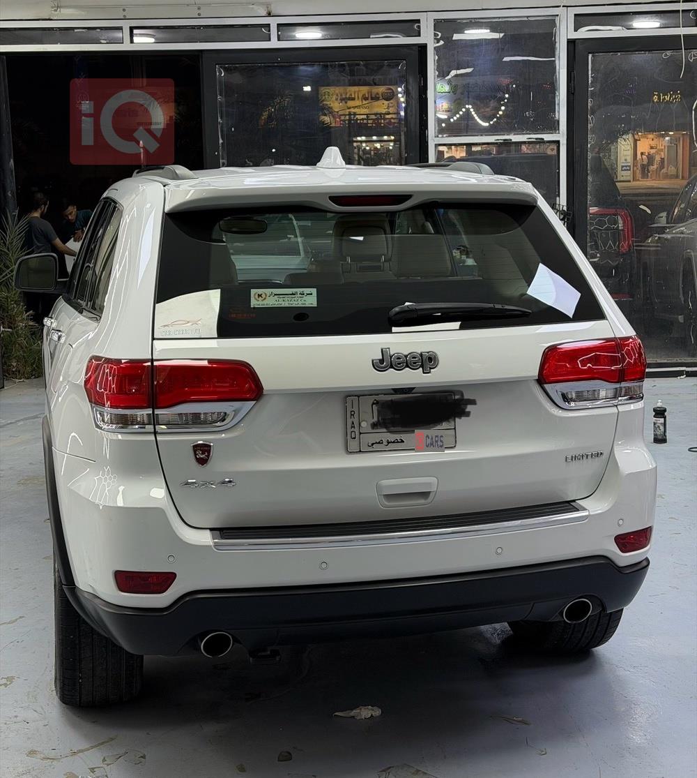 جیپ گراند شیرۆکی